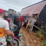 Carga-de-cerveja-saqueada-na-BR-116-Foto-Reproducao-Redes-Sociais-221025