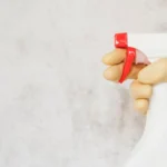 OExU7Zco-Como-tirar-mofo-de-paredes-usando-apenas-agua-sanitaria-e-acucar-2