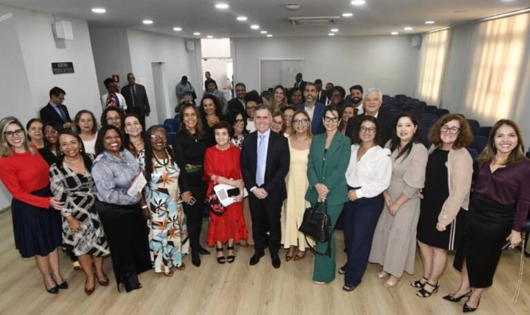 Presidente-da-OAB-Feira-de-Santana-palestra-Ministra-do-TST-131025