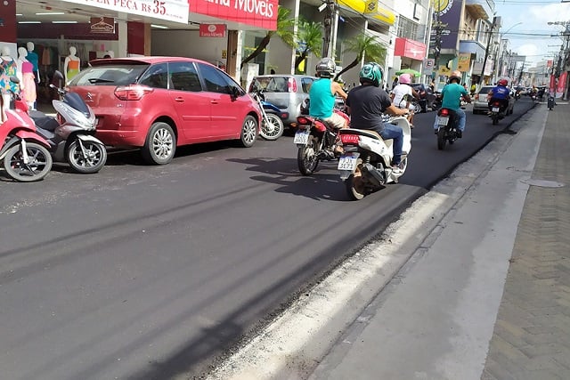 Recapeamento-a-CBUQ-da-Rua-Conselheiro-Franco-GALERIA-foto-Jorge-Magalhaes-2