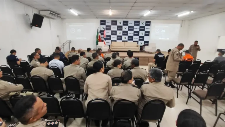 Reuniao-com-forcas-de-seguranca-em-Feira-de-Santana-ft-ed-santos-do-acorda-cidade-2