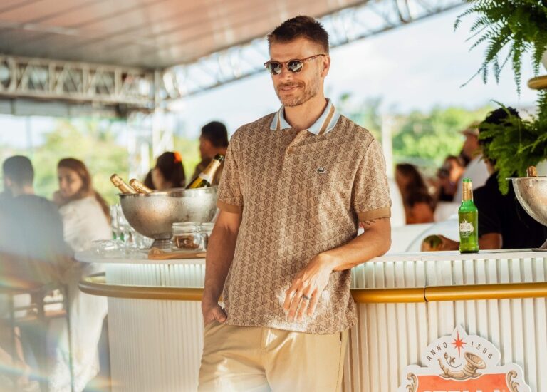 Rodrigo-Hilbert-foto-araras-midia