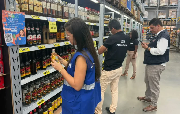 SMS-e-Procon-Fiscalizacao-Bebidas-Destiladas-Fotos-Renata-Leite-1