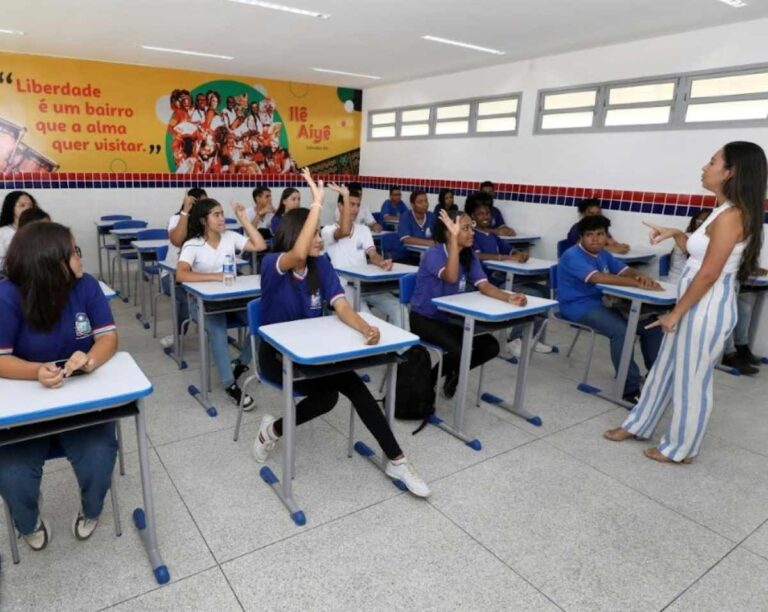 Sala-de-aula-rede-estadual-alunos-estudantes-professores-Foto-Pedro-Morais-241025