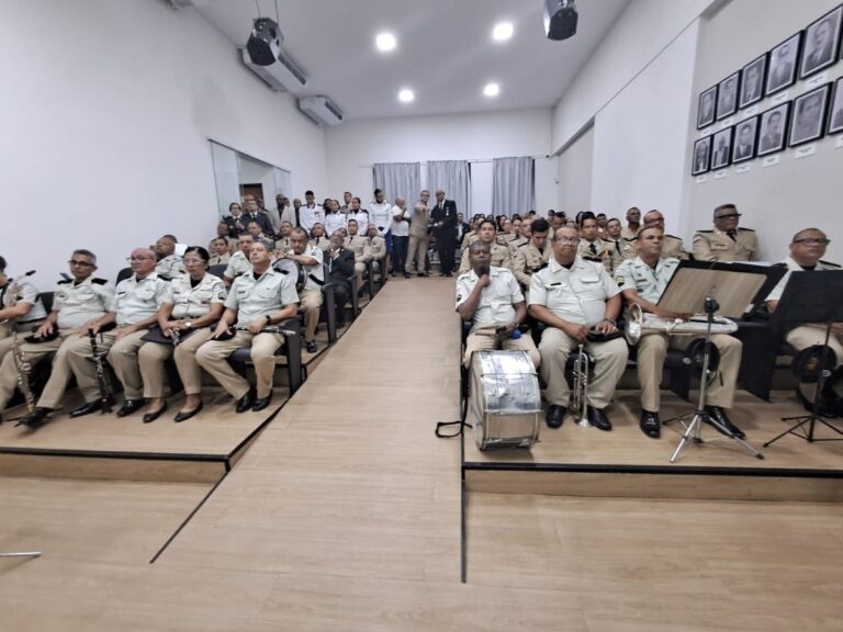 Sessao-solene-em-homenagem-a-Poliia-Militar-foto-Ney-Silva-acorda-Cdiade-1