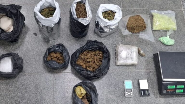 apreensao-de-drogas-PM-em-feira-de-santana-foto-divulgacao-