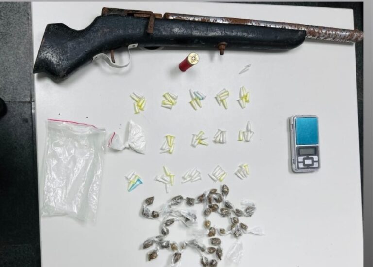 drogas-e-arma-apreendida-bairro-aviario-pm-foto-policia-militar
