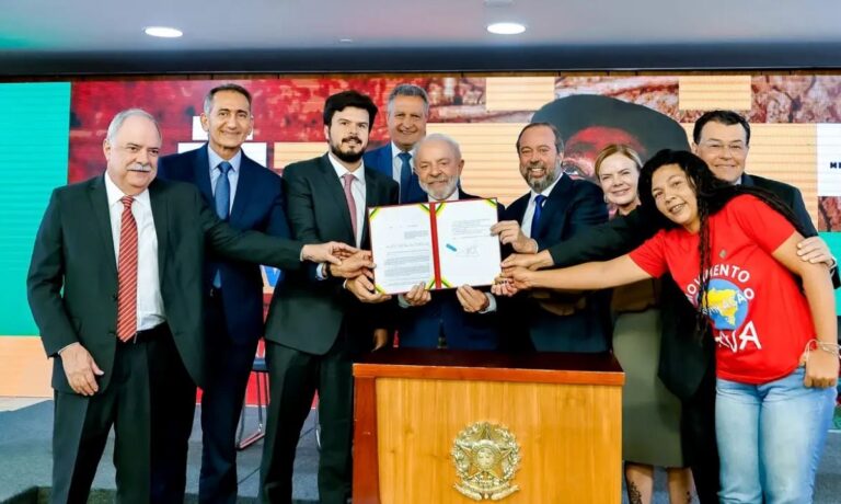 gratuidade-em-conta-de-luz-para-familias-de-baixa-renda-Foto-Ricardo-Stuckert-PR