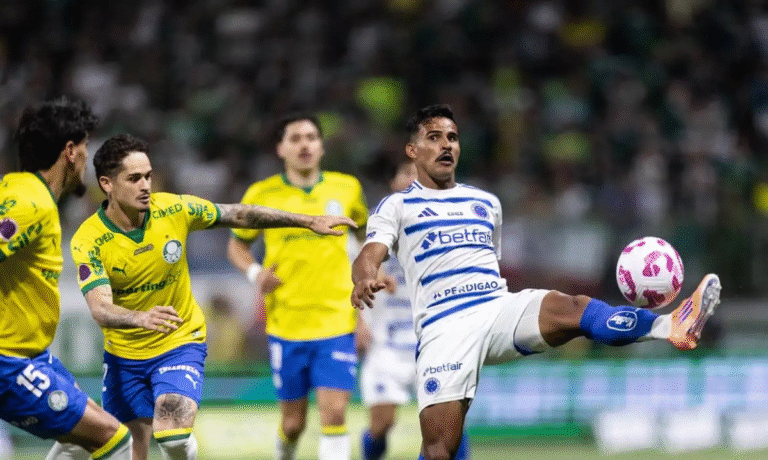 jogadores-Caique-Coufal-Cruzeiro