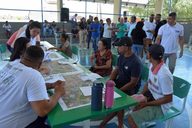 mutirao-regularizacao-fundiaria-alto-do-papagaio-foto-divulgacao-prefeitura-municipal-de-feira-de-santana