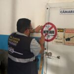 vigilancia-sanitaria-interdita-fabrica-de-gelo-feira-de-santana-foto-renata-leite-prefeitura