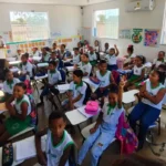 xwLSJesl-Escola-Municipal-Paula-de-Freitas-ft-Ed-Santos-acorda-cidade