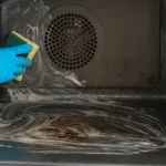 A-solucao-que-tira-gordura-antiga-do-forno-sem-precisar-raspar-1280x720-1