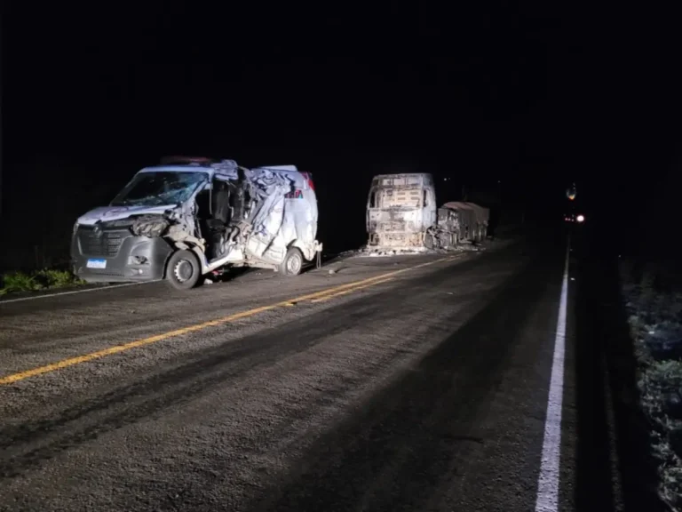 Acidente-com-ambulancia