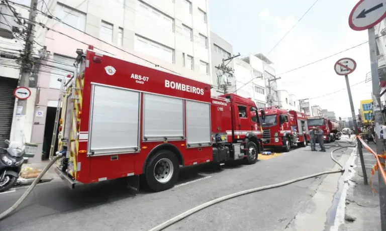 Bombeiros-incendio_shopping_01