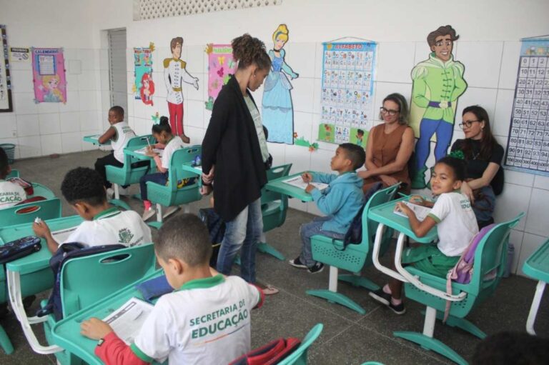 Escola-Municipal-Foto-Silvio-Tito-Arquivo-2-052905-