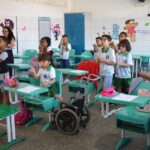 Estudantes-surdos-da-rede-municipal-aprendem-Libras-e-contam-com-interpretes-Foto-Milena-Brandaojpg1_