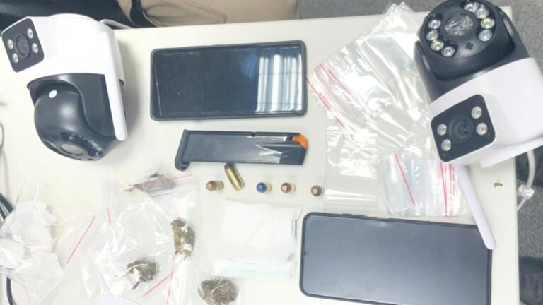 Material-apreendido-com-casal-no-bairro-Novo-Horizonte-em-Feira-de-Santana-foto-Divulgacao-PM-