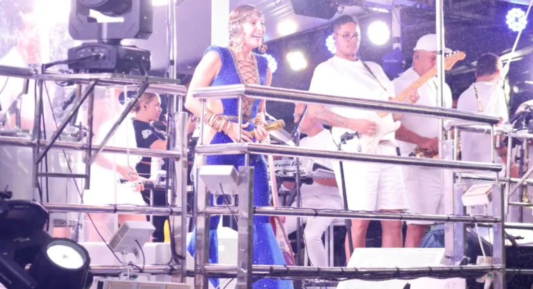 PLLIWteL-Micareta-de-Feira-2025-Claudia-Leitte-ft-Kaio-Vinicius-acorda-cidade1