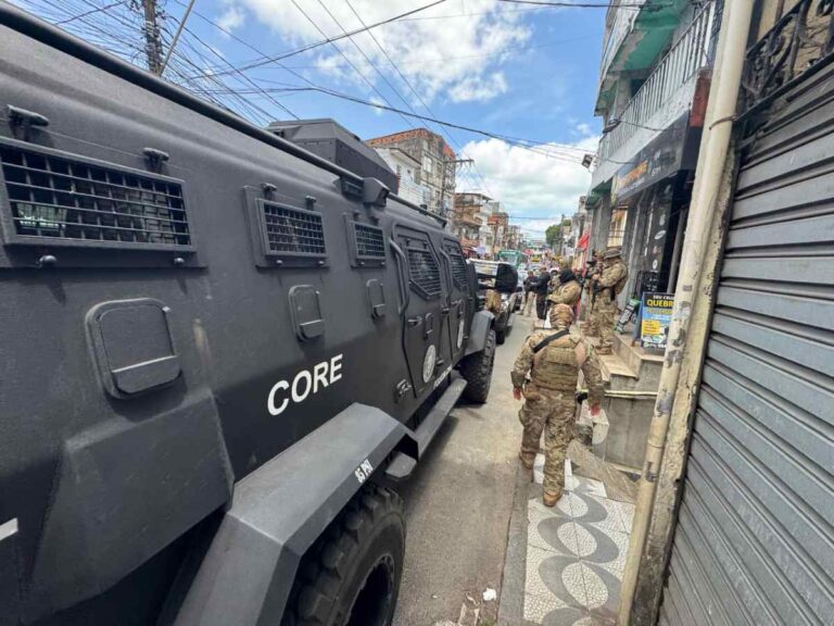 Policia-Civil-ocupa-comunidade-em-Salvador-Imagens-Tony-Silva-e-Filipe-Conceicao-Ascom-PCBA-061125