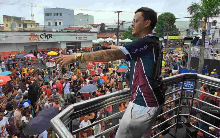 Publico-Arrastao-Thiago-Aquino-Micareta-2025-3