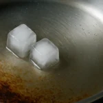 Saiba-como-usar-2-pedras-de-gelo-para-soltar-crosta-de-panela-com-facilidade-1280x720-1