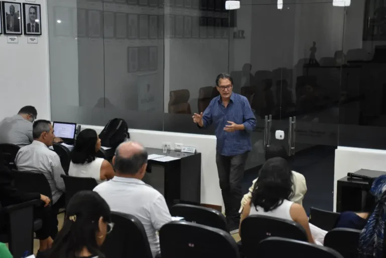 Secretaria-de-Planejamento-orienta-vereadores-sobre-aplicacao-de-R-19-milhao-em-emendas-impositivas