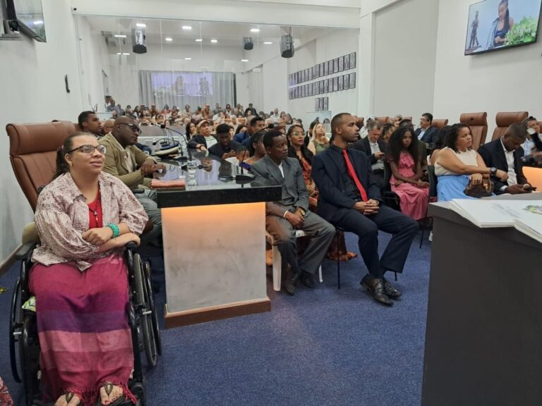 Sessao-na-Camara-homenageia-liderancas-engajadas-na-luta-contra-o-racismo-e-a-exclusao-social