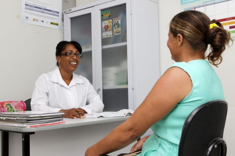 atendimento-medico-foto-Leonard-Rattes-Saude-GovBA