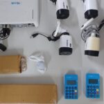drogas-e-cameras-de-videomonitoramento-apreendidas-em-feira-de-santana-foto-policia-militar