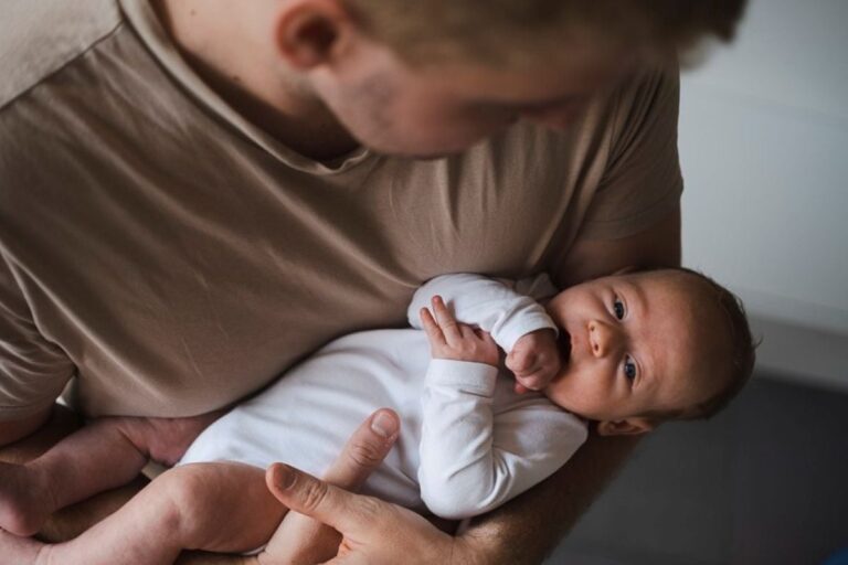 pai-licenca-paternidade-foto-freepik