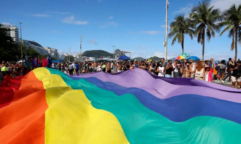 parada-lgbtqi-rio-de-janeiro-foto-fernando-frazao-agencia-brasil