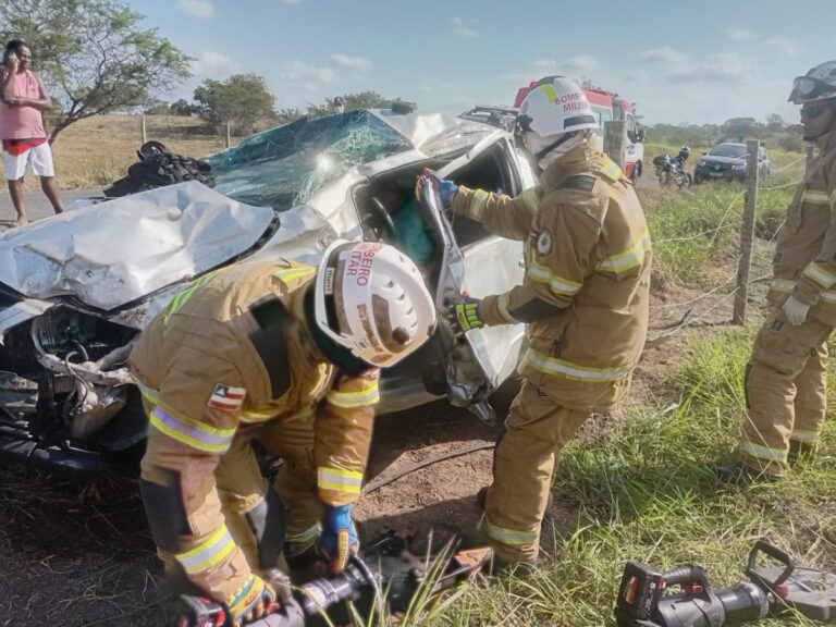 resgate-do-corpo-de-bombeiros-em-acidente-01