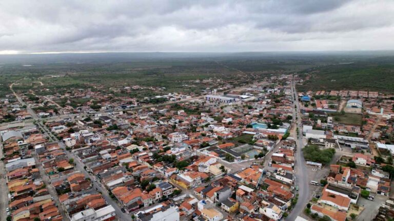 visita-do-governador-jeronimo-em-araci-foto-wuiga-rubini-govba-2-1