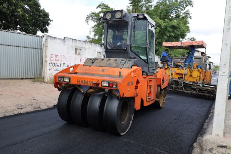 Asfaltamento-Rua-Bairro-Gabriela-fotos-Jorge-Magalhaes-00