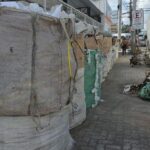 Bag-sacolas-plasticas-material-reciclavel-Rua-Barao-de-Cotejipe-Foto-Paulo-Jose-Acorda-Cidade-00