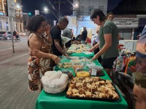 Ceia-Natalina-reune-dezenas-de-pessoas-em-Feira-de-Santana-Evento-acontece-desde-2013-6
