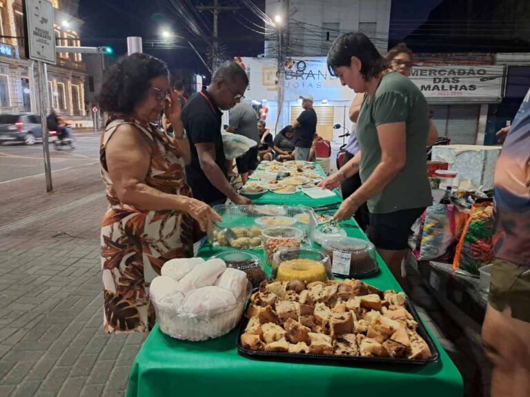Ceia-Natalina-reune-dezenas-de-pessoas-em-Feira-de-Santana-Evento-acontece-desde-2013-6