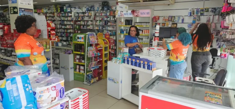 Farmaceuticas-da-Farmacia-Brito-1