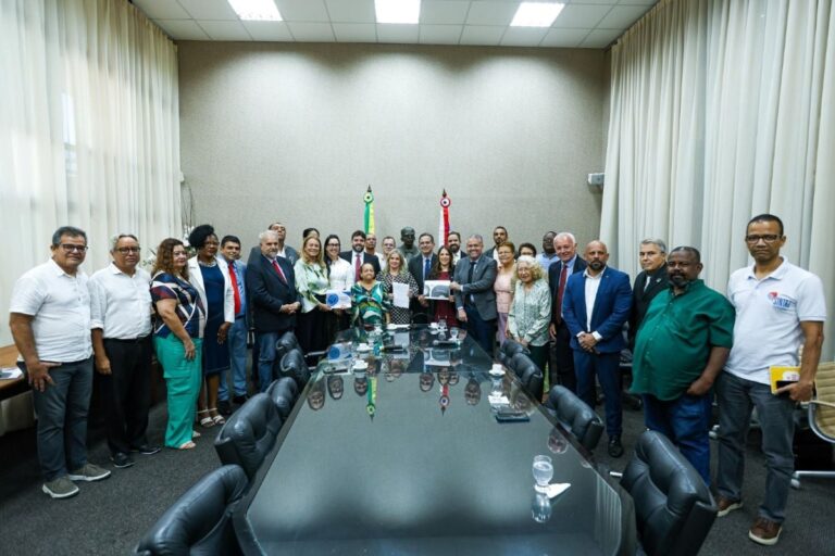 PL-para-reestruturacao-do-Planserv-e-PEC-que-altera-regras-de-aposentadoria-de-policiais-Foto-Vaner-CasaesAlba