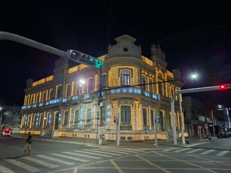 Paco-Municipal-iluminado-Prefeitura-de-Feira-de-Santana-foto-Kaio-Vinicius-Acorda-Cidade-1