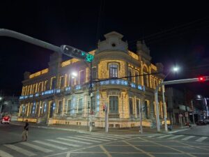 Paco-Municipal-iluminado-Prefeitura-de-Feira-de-Santana-foto-Kaio-Vinicius-Acorda-Cidade