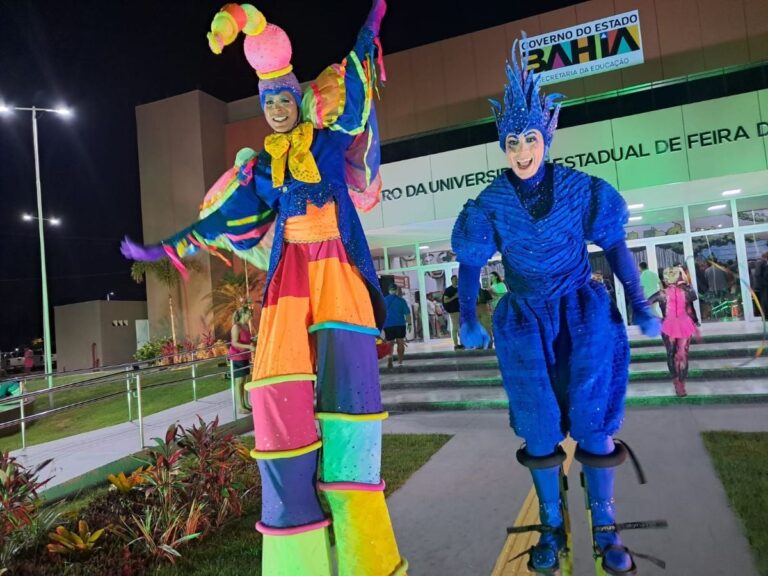 Teatro-da-Universidade-Estadual-de-Feira-de-Santana-foto-Ney-Silva-Acorda-Cidade-Teatro-da-Uefs-2-inauguracao