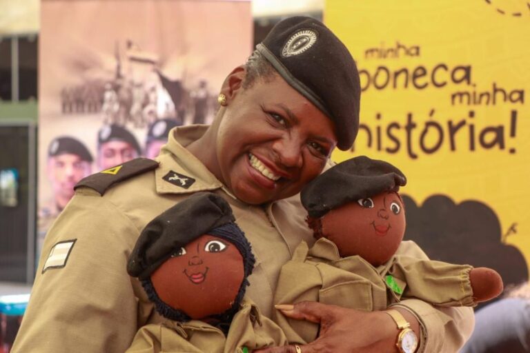 boneca-preta-pm-foto-divulgacao-