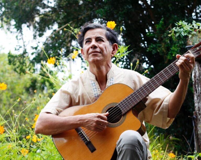 cantor-Cristovam-Araujo-Foto-Cesinha-dos-Olhos-Dagua