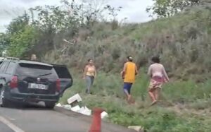 carga-de-fogos-de-artificio-e-saqueada