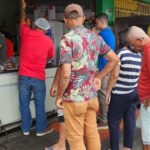 fila-frango-assado-vespera-de-natal-foto-paulo-jose-acorda-cidade-