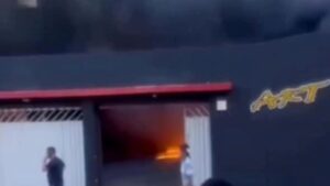 incendio-grandes-proporcoes-foto-reproducao-