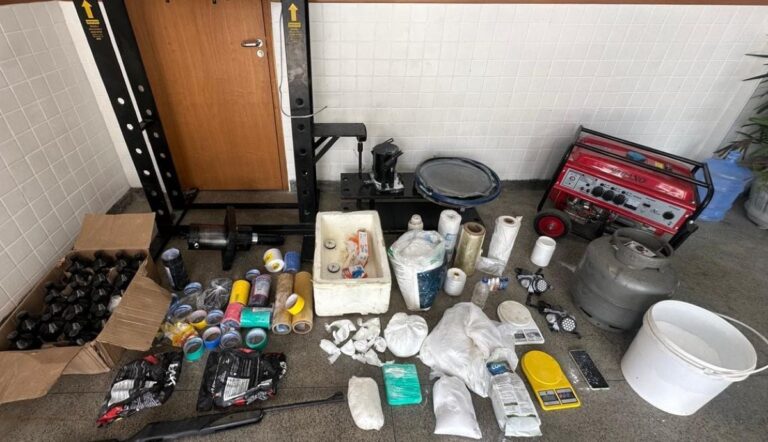 laboratorio-de-refino-de-cocaina-no-campo-do-gado-novo