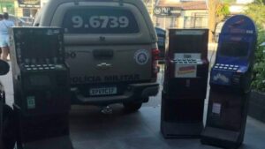 maquinas-caca-niqueis-no-distrito-de-Humildes-foto-divulgacao-